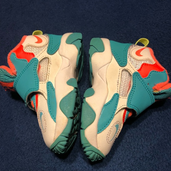 Nike - Picture 3 of 6